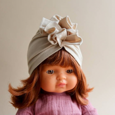 Turban Beżowy rozmiar 38 dla lalek Miniland