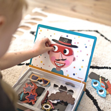 Układanka magnetyczna Kostiumy Chłopiec Magnetibook - kreatywna i  bezpieczna zabawa dla dzieci od 3 lat!